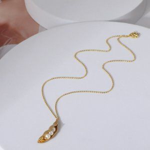 Tory Burch Matte Gold Pearl Pod Necklace